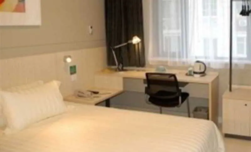 Jinjiang Inn Shanghai Caohejing Xingzhong Road Railway Station Hotel