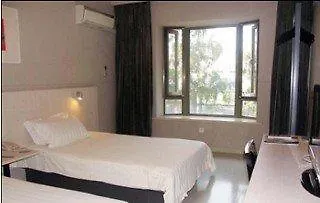 Jinjiang Inn Shanghai Caohejing Xingzhong Road Railway Station Hotel