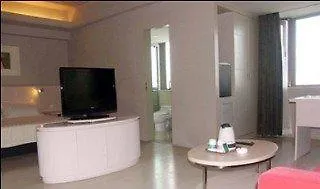 Jinjiang Inn Shanghai Caohejing Xingzhong Road Railway Station Hotel