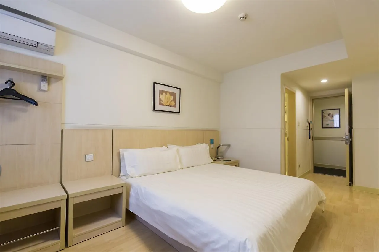 Jinjiang Inn Shanghai Caohejing Xingzhong Road Railway Station Hotel