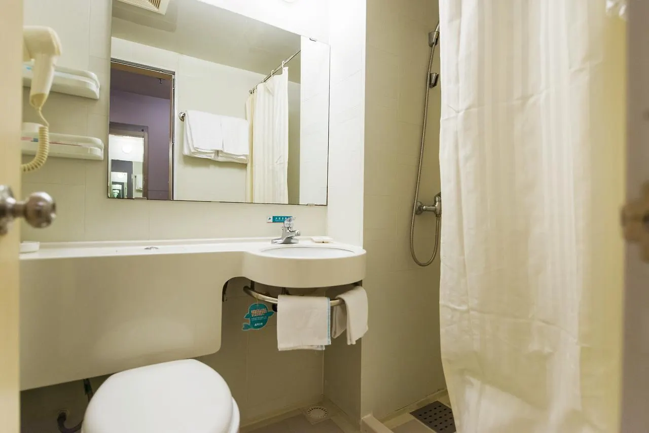 Jinjiang Inn Shanghai Caohejing Xingzhong Road Railway Station Hotel